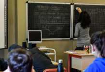 ?Scuola, il blocco di 5 anni dei docenti assunti calpesta la Costituzione?