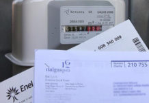 Bollette luce e gas più care ad aprile, sconti per le pmi